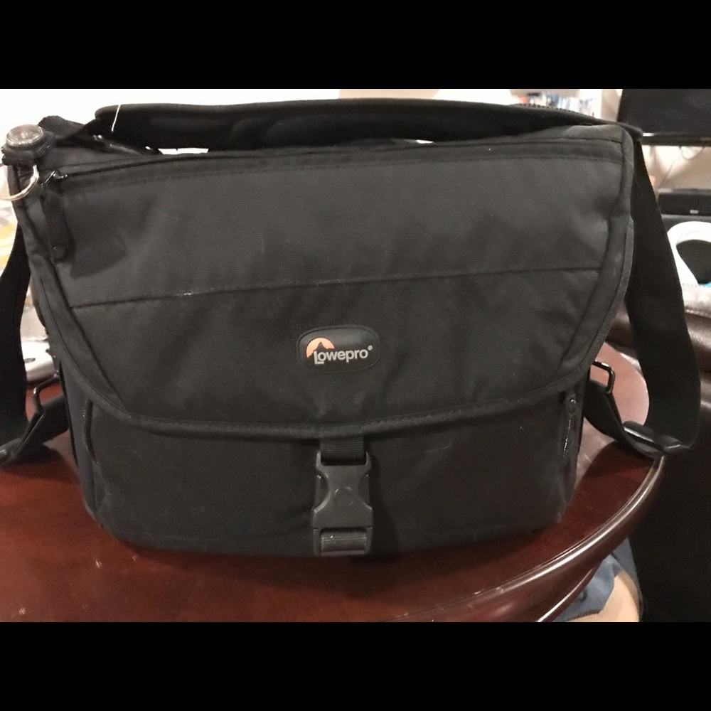 Lowepro Nova 200 Camera Bag